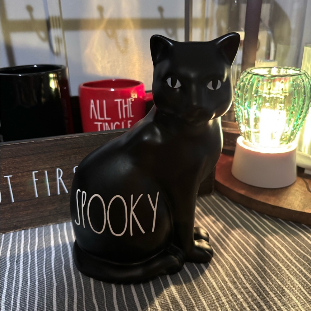 ⭐️RARE Rae Dunn Black 'Spooky' Cat Figurine